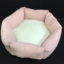Load image into Gallery viewer, 1000 Dog Bed Hexagon Pink Small *